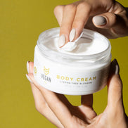 Embalagem do creme corporal de flor de tília