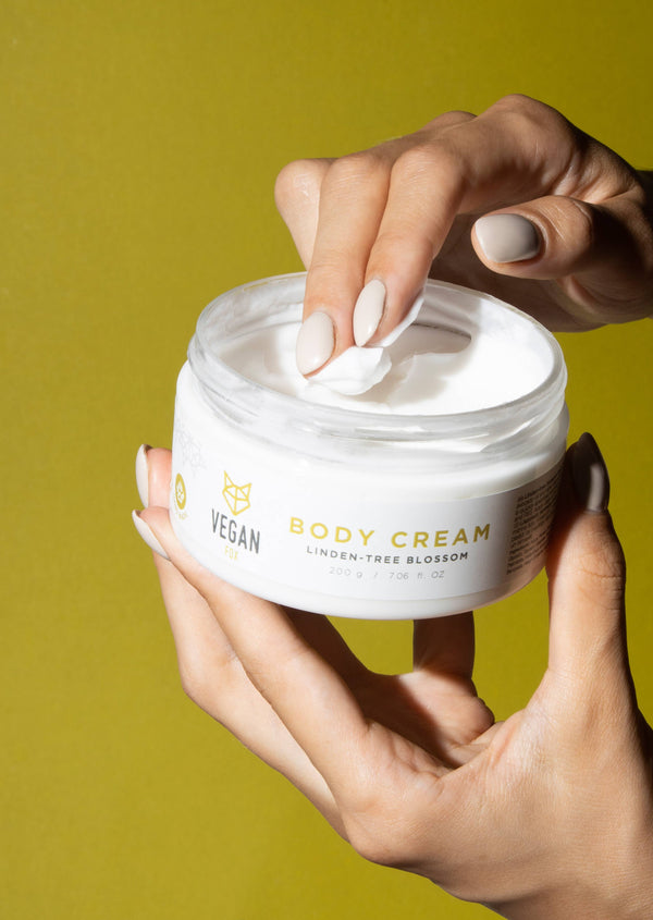 Embalagem do creme corporal de flor de tília