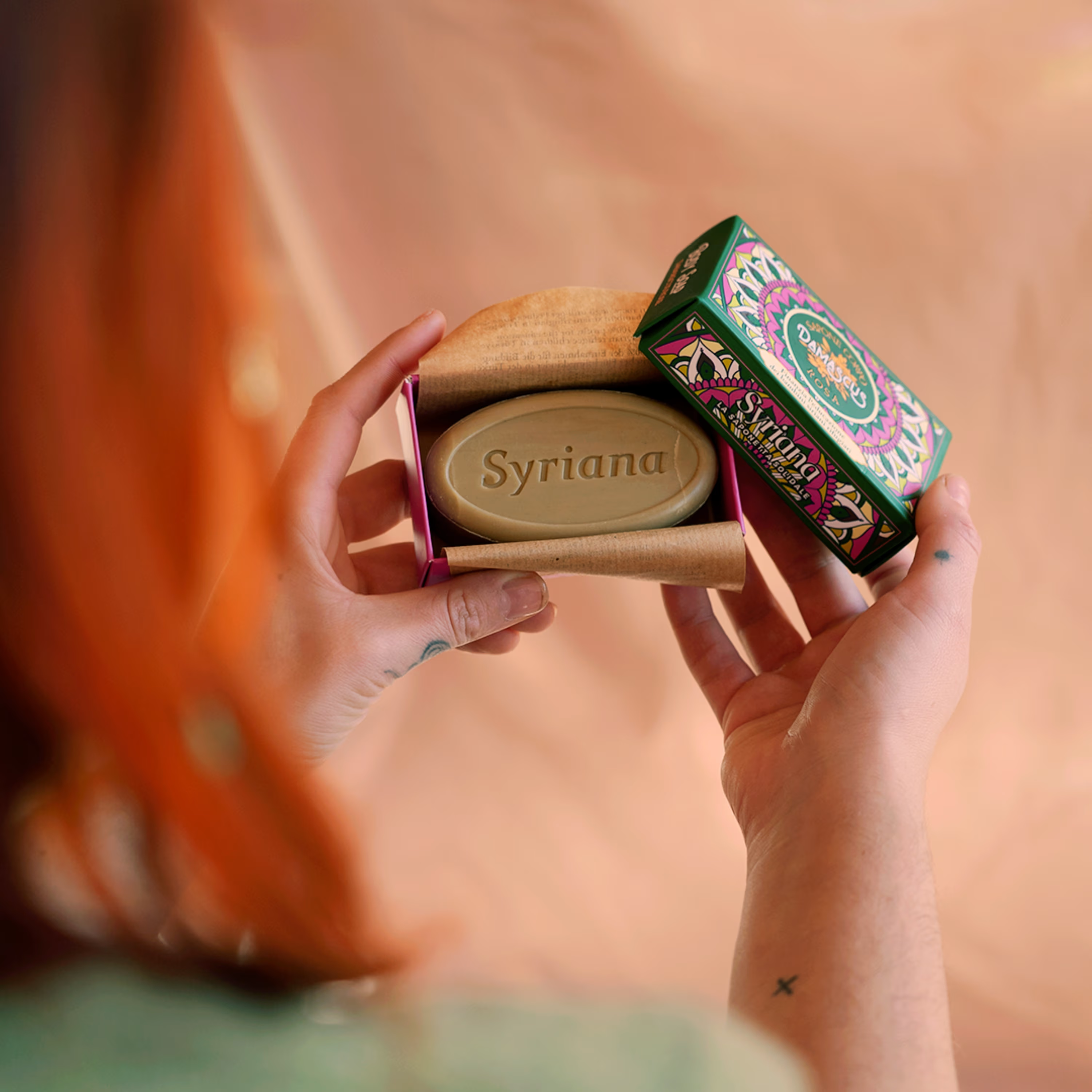 Sabonete Aleppo com Fragrância de Rosa Damascena, Almíscar Negro e Oud-Âmbar