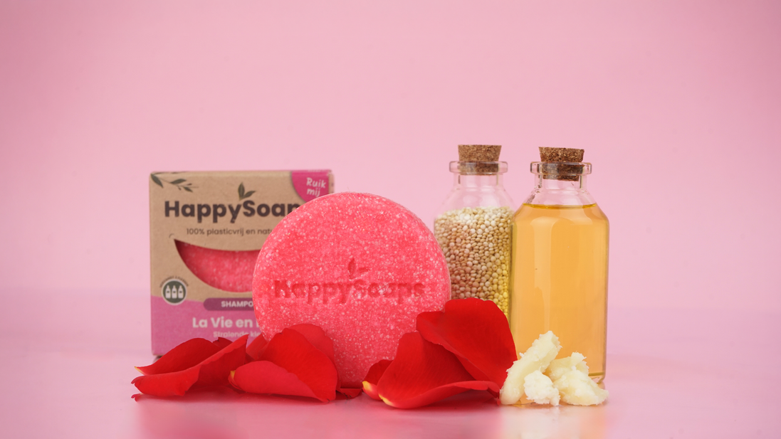 Champô Sólido com Aroma de Rosa e Óleo de Gerânio — ambiente · HappySoaps
