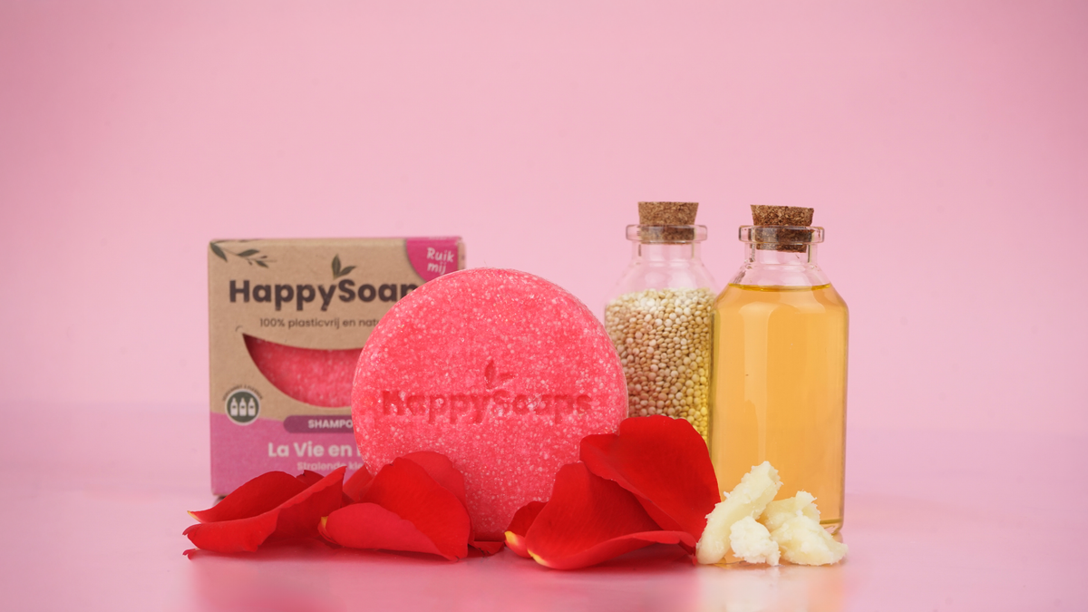 Champô Sólido com Aroma de Rosa e Óleo de Gerânio — ambiente · HappySoaps