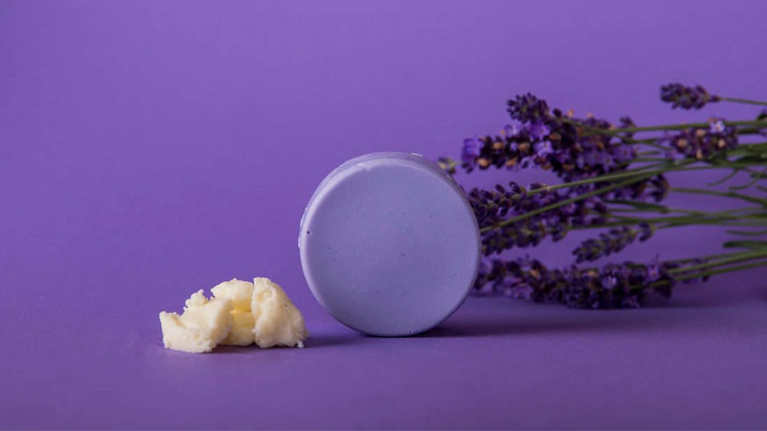 Condicionador Sólido de Lavanda com Manteiga de Karité — ambiente · HappySoaps