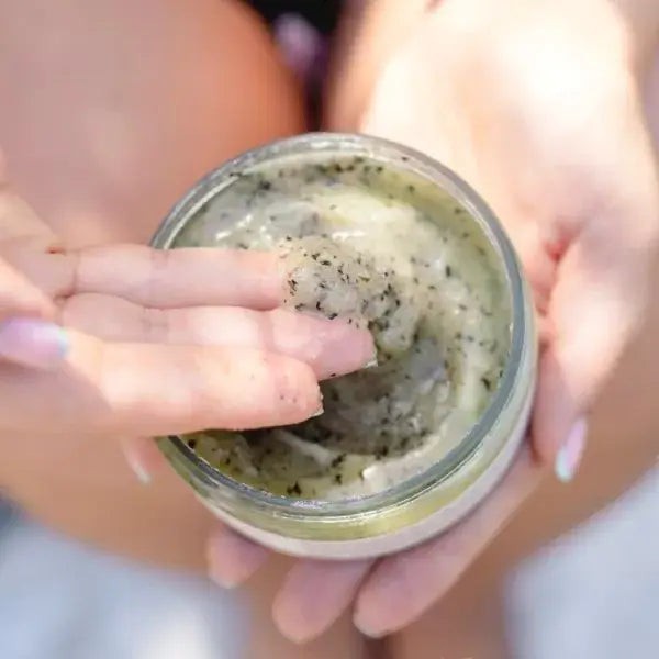 Esfoliante Corporal de Menta com Karité, Jojoba e Óleo de Grainha de Uva